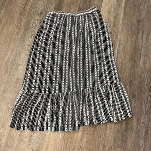 Black and White Patterned Women's Skirt